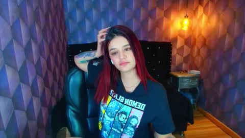 Snapshot of liaharrys chatting on 10-17-25, 01:53 Lia online show from 10-17-25, 01:53