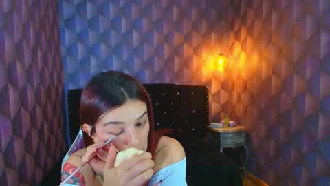 Snapshot of liaharrys chatting on 11-13-25, 06:18 Lia online show from 11-13-25, 06:18