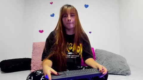 Liah Ferrer online show from 10-17-25, 08:33