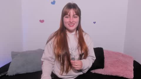 Liah Ferrer online show from 10-19-25, 04:24