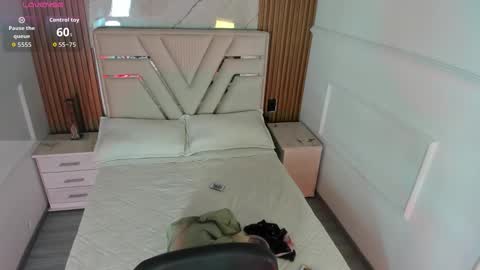 Snapshot of liahfontaine chatting on 12-15-25, 11:47 Liah Fontaine online show from 12-15-25, 11:47