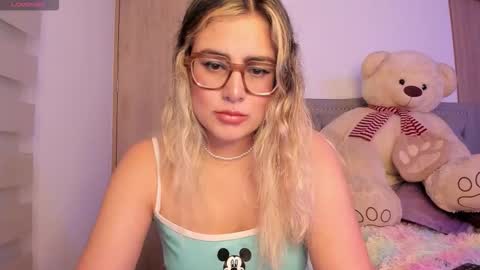 Snapshot of liahkimi chatting on 10-06-25, 10:51 Lia online show from 10-06-25, 10:51