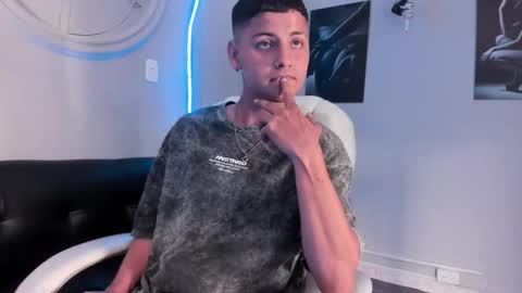 Snapshot of liam9__ chatting on 01-15-26, 02:49 Liam online show from 01-15-26, 02:49