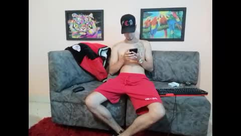 Snapshot of liam_andres12 chatting on 09-13-25, 09:25 Andres online show from 09-13-25, 09:25