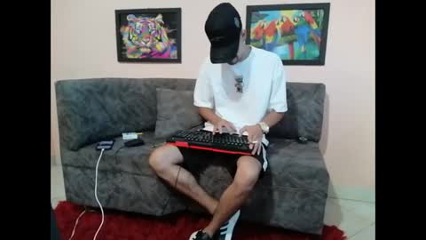 Snapshot of liam_andres12 chatting on 09-15-25, 10:10 Andres online show from 09-15-25, 10:10