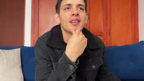 Snapshot of liam_enzho chatting on 11-10-25, 01:21 Liam online show from 11-10-25, 01:21