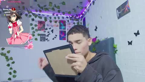 Snapshot of liam_honey18 chatting on 10-17-25, 12:41 liam_honey18 online show from 10-17-25, 12:41