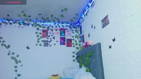 Snapshot of liam_honey18 chatting on 10-29-25, 09:49 liam_honey18 online show from 10-29-25, 09:49