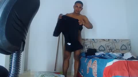 liam online show from 10-12-25, 03:55