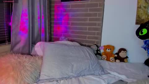 liam online show from 01-12-26, 03:56