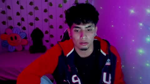 Snapshot of liam_ruiz_ chatting on 02-12-25, 01:30 Liam online show from 02-12-25, 01:30