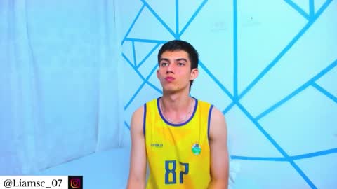 Snapshot of liam_scott77 chatting on 12-17-25, 01:22 Liam scott77 online show from 12-17-25, 01:22