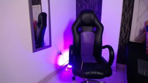 Liam  online show from 02-25-26, 12:15