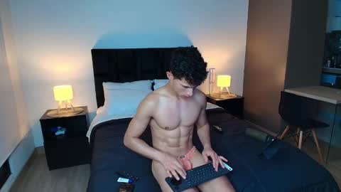 Snapshot of liam_your_boy chatting on 10-26-25, 06:19 Liam online show from 10-26-25, 06:19