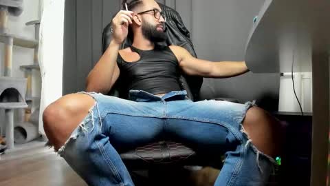 Snapshot of liamaesthetic chatting on 10-22-25, 07:41 Liam online show from 10-22-25, 07:41