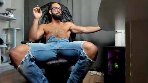 Snapshot of liamaesthetic chatting on 10-25-25, 07:27 Liam online show from 10-25-25, 07:27