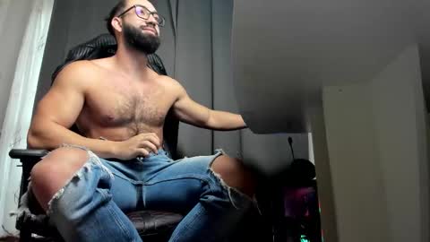 Liam online show from 11-30-25, 08:18