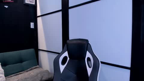 Snapshot of liamdeep_ chatting on 10-07-25, 06:27 LiamDeep online show from 10-07-25, 06:27