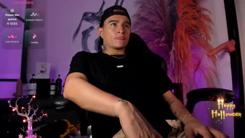 Snapshot of liamdeep_ chatting on 10-21-25, 10:21 LiamDeep online show from 10-21-25, 10:21