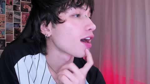 Liam online show from 01-19-25, 05:05