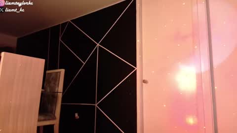 Snapshot of liamtaylor_ chatting on 03-02-25, 04:28 Tell me Liam online show from 03-02-25, 04:28