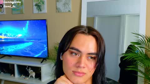 Snapshot of liamtaylor_ chatting on 10-22-25, 03:51 Tell me Liam online show from 10-22-25, 03:51