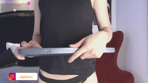 Snapshot of liamwild20 chatting on 02-07-26, 04:27 liam online show from 02-07-26, 04:27