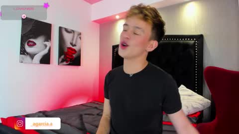 Snapshot of liamwild20 chatting on 02-19-26, 05:14 liam online show from 02-19-26, 05:14