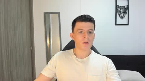 lian_eathan online show from 10-18-25, 09:37