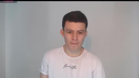 lian_eathan online show from 10-24-25, 02:41