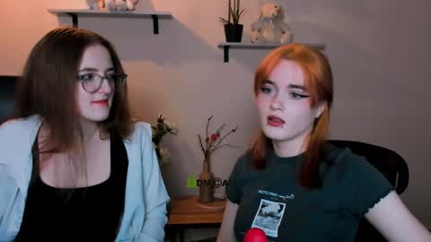 Snapshot of liana_kisses chatting on 12-20-24, 11:47 Little Liana online show from 12-20-24, 11:47