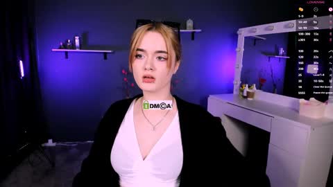 Snapshot of liana_kisses chatting on 03-08-25, 03:39 Little Liana online show from 03-08-25, 03:39