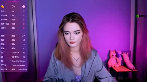 Snapshot of liana_kisses chatting on 10-17-25, 08:00 Little Liana online show from 10-17-25, 08:00