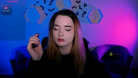 Snapshot of liana_kisses chatting on 11-28-25, 08:00 Little Liana online show from 11-28-25, 08:00