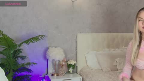 Liana online show from 11-24-25, 07:41