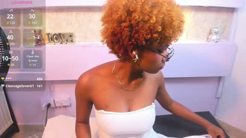 LiannaDixon online show from 12-22-24, 06:26