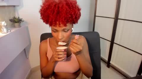 LiannaDixon online show from 12-30-24, 05:02