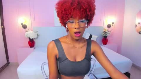 LiannaDixon online show from 01-26-25, 01:58