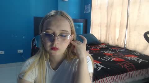 Lia Roberts online show from 10-06-25, 12:02