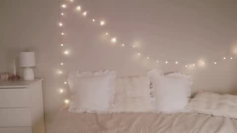 Lia online show from 02-16-26, 06:04