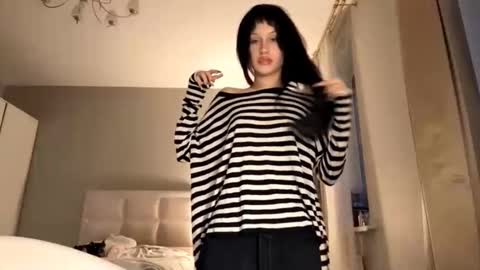 Keily online show from 12-05-25, 01:20