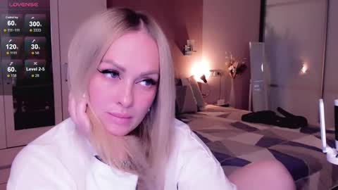 Snapshot of libby_nora chatting on 10-07-25, 02:25 Libby online show from 10-07-25, 02:25