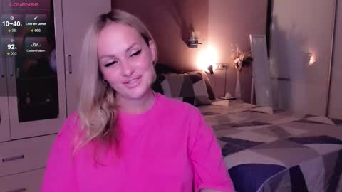 Snapshot of libby_nora chatting on 10-11-25, 04:27 Libby online show from 10-11-25, 04:27