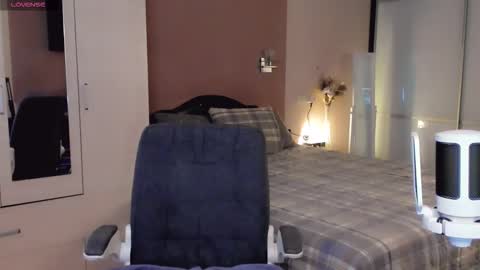 Snapshot of libby_nora chatting on 11-21-25, 09:08 Libby online show from 11-21-25, 09:08