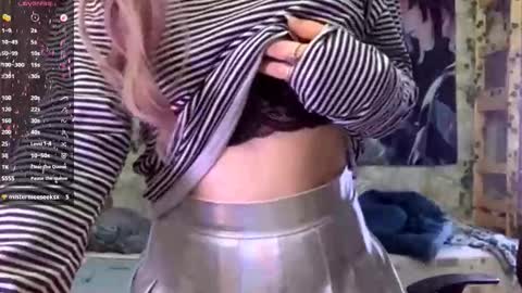 Lola online show from 09-25-25, 07:17
