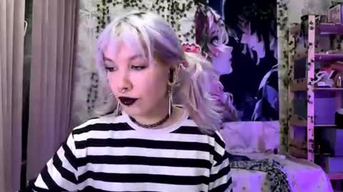 Lola online show from 10-05-25, 07:01