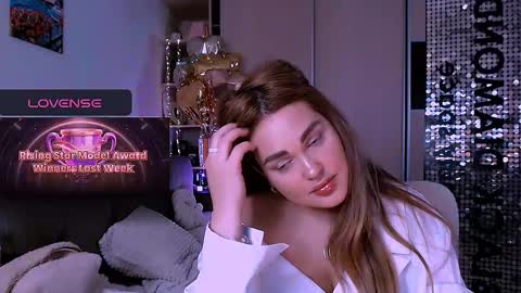 libra_mia online show from 11-19-25, 06:52