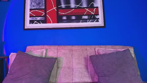 Valentina Hall online show from 11-14-25, 11:42