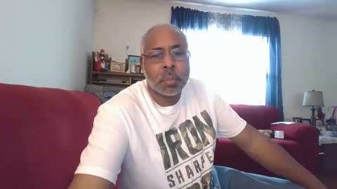 Snapshot of lickingblkpussyfetish chatting on 11-15-25, 04:03 Cookie Monster online show from 11-15-25, 04:03