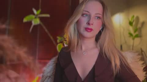 Snapshot of lierie chatting on 03-01-26, 07:05 its my birthday today so im offline but id be so happy if you felt like sending me a birthday love while im away online show from 03-01-26, 07:05